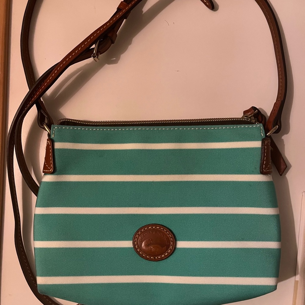 Dooney and Bourke Crossbody purse